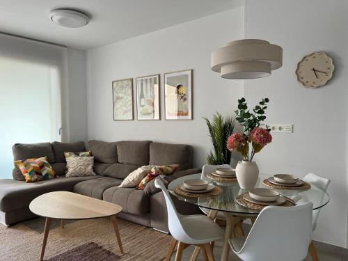 Apartment with rooftop pool 150 m from the beach