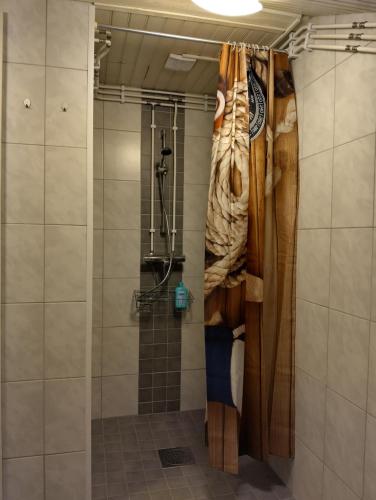 Navy Condo for 6, free parking