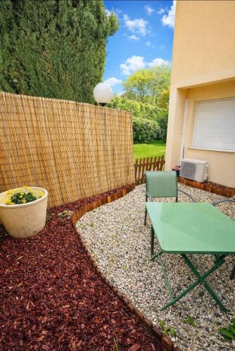 Charmant studio avec jardin