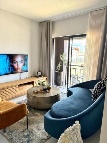 Urban Bleu - Modern 1 Bed Executive Apartment in Sarona Gaborone with WiFi Free Parking and Pool