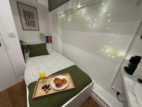 326 New Suite Hugo - Tiny Apartment Paris Center
