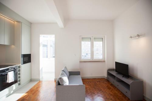 FLH Benfica Modest Studio