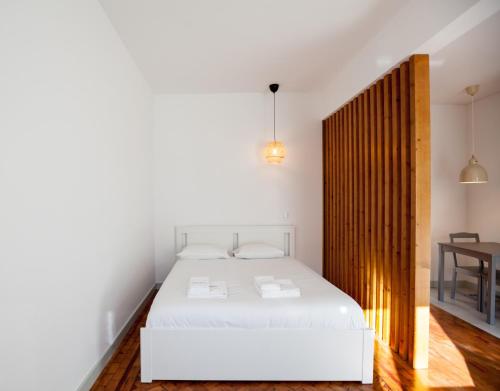 FLH Benfica Modest Studio