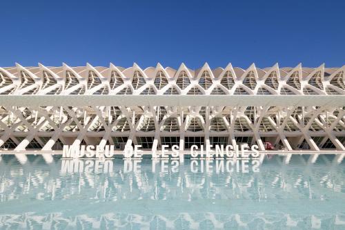 Loft Valencia CR3A - Ground Stay Near Arts & Science