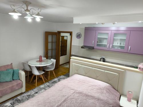 Kuhinja ili čajna kuhinja u objektu Alex 2 apartman