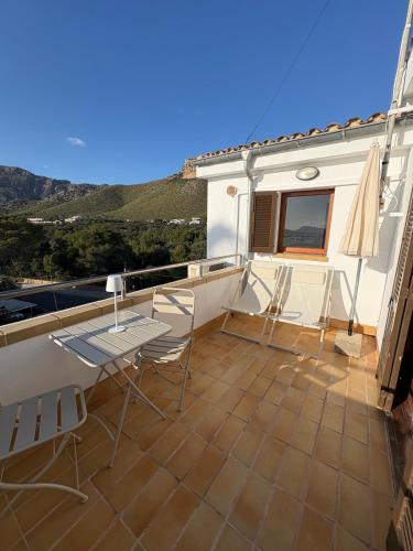 Ático con terraza y vistas al mar en primera línea