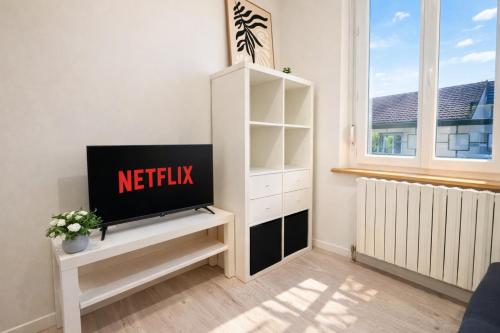 Urban Duplex TV 또는 엔터테인먼트 센터