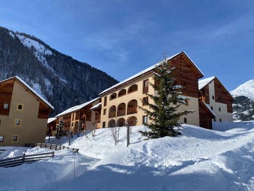 T3 classé 3 étoîles Au pied des pistes, lumineux-piscine