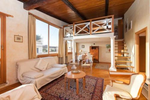 Amazing panoramic artist's loft Spanish Steps