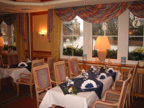 Restorāns vai citas vietas, kur ieturēt maltīti, naktsmītnē Landhotel Heiner Meyer