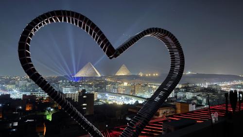 Luxurious GEM and PYRAMIDS view