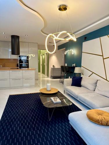 Lily's Maison II The Breeze