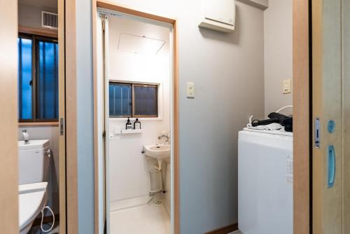 Private Osaka Home 2BR 4 Beds near USJ