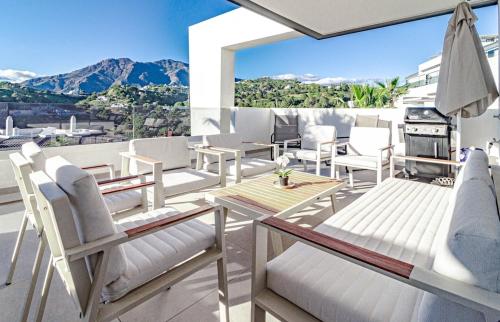 LAE11.2D - Large terrace with stunning views