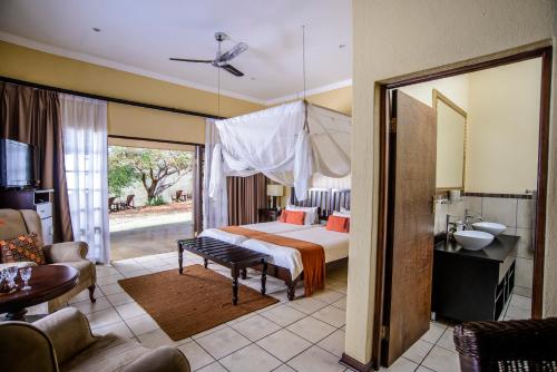 A room at Abangane Guest Lodge