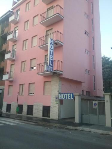 Hotel Bristol