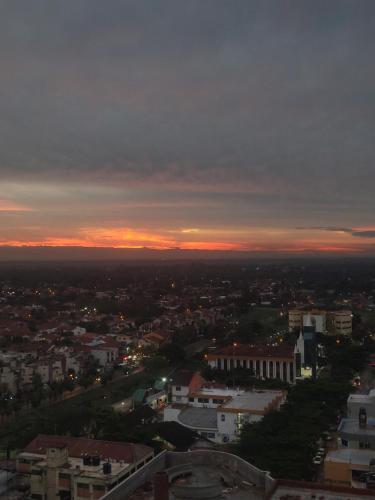 Východ nebo západ slunce při pohledu z apartmánu nebo okolí