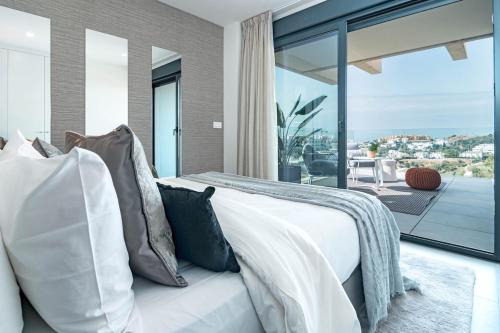 Oasis325- Top class penthouse with stunning views