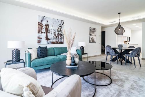 Inf32L- Modern City Apartment, Families Only