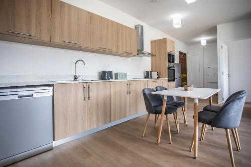 Modern & Central 2 Bed Apart - Downtown Tamarin