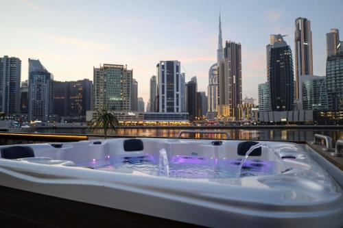 Luxury Yacht in Dubai Marina - Private Charter