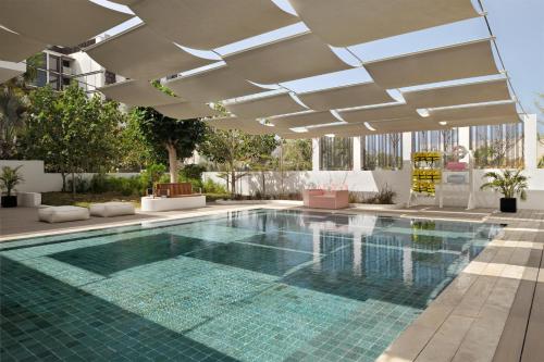 Banyan Tree Dubai at Bluewaters — Pool view