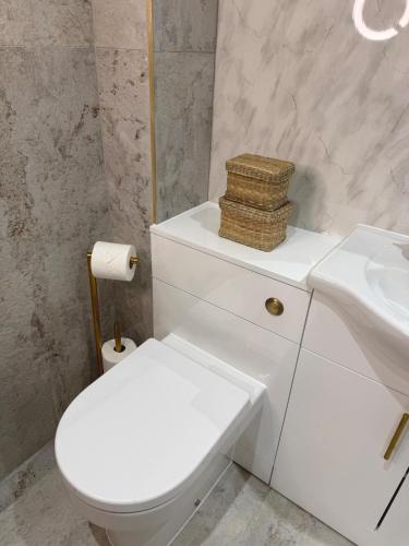 The Malthouse - Luxury City Apartment photo 32