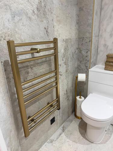 The Malthouse - Luxury City Apartment photo 7