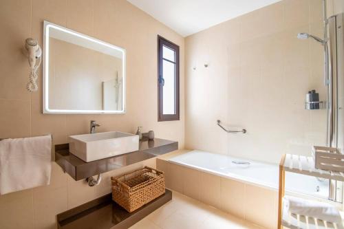 Villa Lorena by Villa Plus