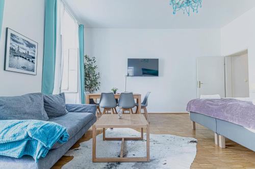 Spacious 2BR Apartment ,Heart of the City