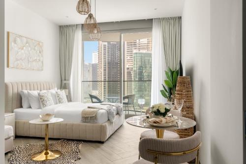 Chic Studio in Peninsula Three, Business Bay