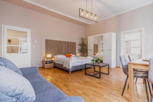 Stylish 2BR Apartment Close to City Center
