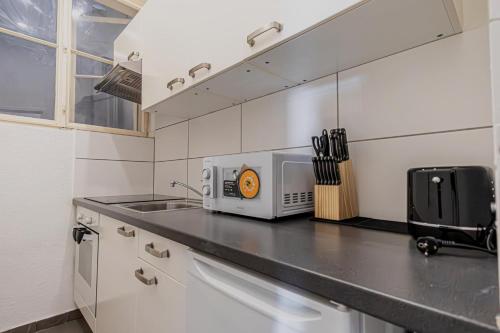 Stylish 2BR Apartment Close to City Center