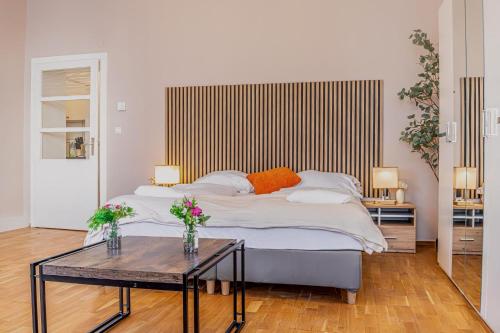 Cozy & Friendly 2BR Apartment Near Attractions