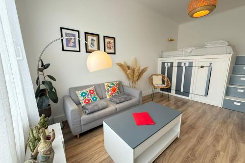 Beautiful studio apartment just a stone's throw from the beach