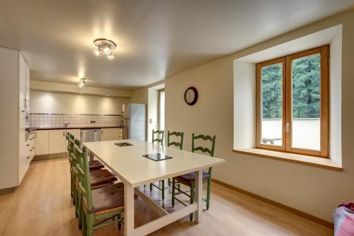 Kuchyň nebo kuchyňský kout v ubytování Apartment Serenite