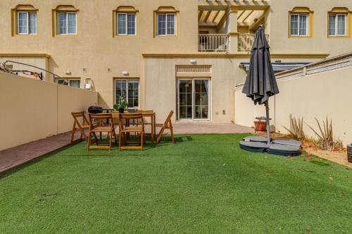 The Springs 8 - 2 Bedroom with Maids Room Villa - Allsopp & Allsopp