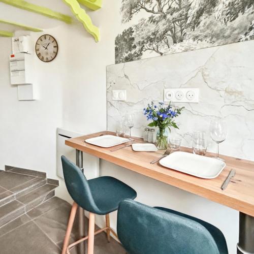 Studio lumineux et rénové au cœur de la ville