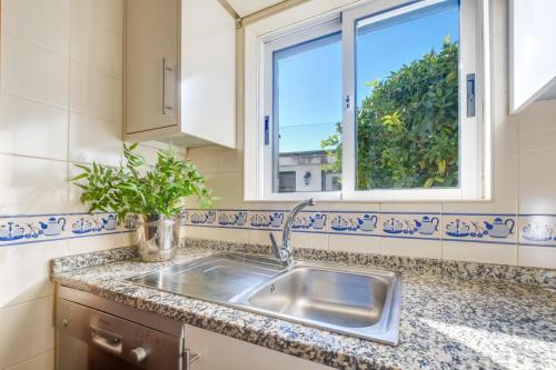 2 Bdr Guadiana House Garden Metro Station 2min