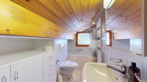 Chesa Susi - Elegant Attic in the Engadine