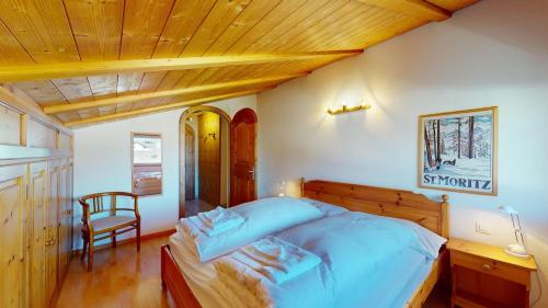 Chesa Susi - Elegant Attic in the Engadine