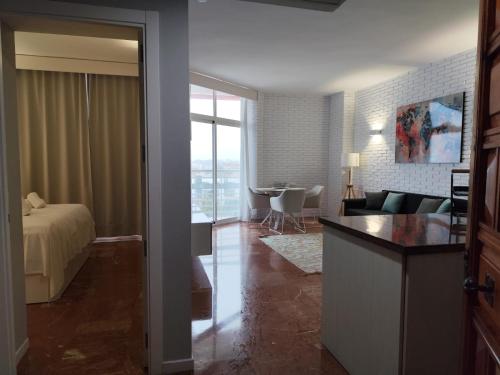 Apartamento La Roca Rental, 1 dormitorio Acogedor con vistas al mar