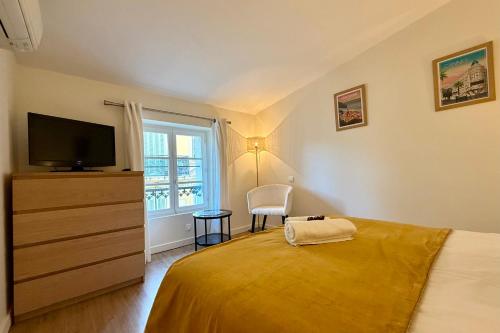 Central studio with real bed near the Palais