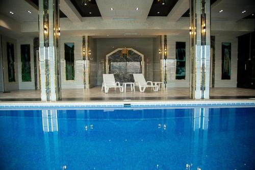 Kolam renang di atau dekat dengan Turon Resort