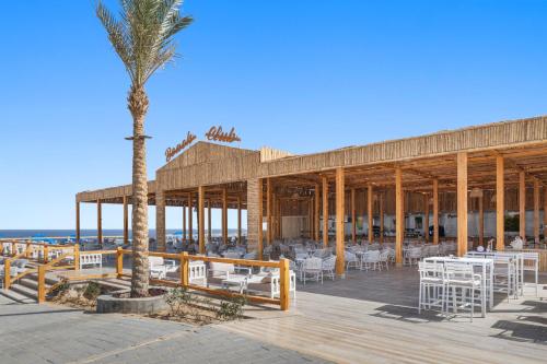 Pickalbatros Sea World Resort - Marsa Alam- "Aqua Park" — Beach