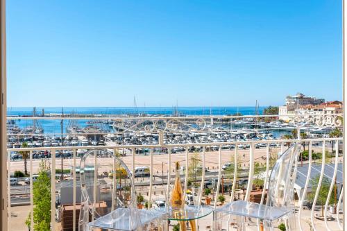 REF 1926 - Cannes Center - Sea view apartment for rent