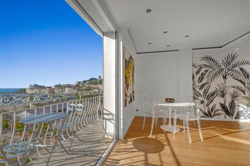 REF 1926 - Cannes Center - Sea view apartment for rent