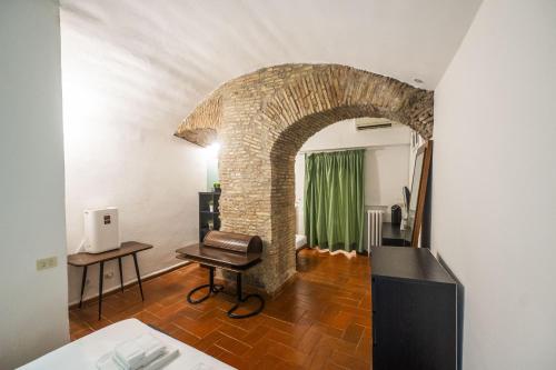 Grotto Apartment by Campo de Fiori