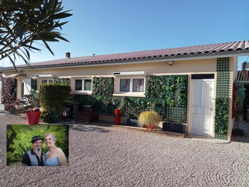 Proche St Emilion , Une pause quelque part recharge pour voiture électrique inclu