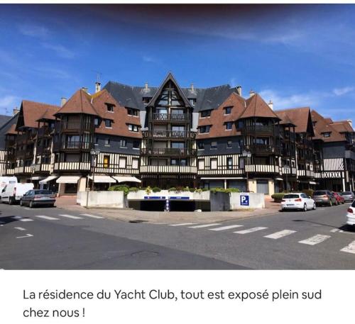 2 pieces plein centre tout a pieds